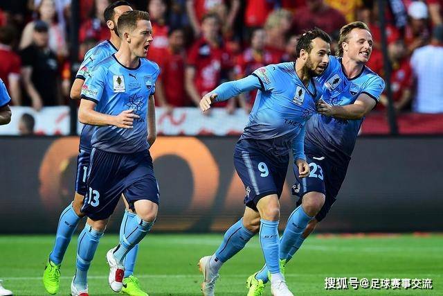 今晚中国队迎战塔吉克斯坦，韦世豪领衔首发阵容